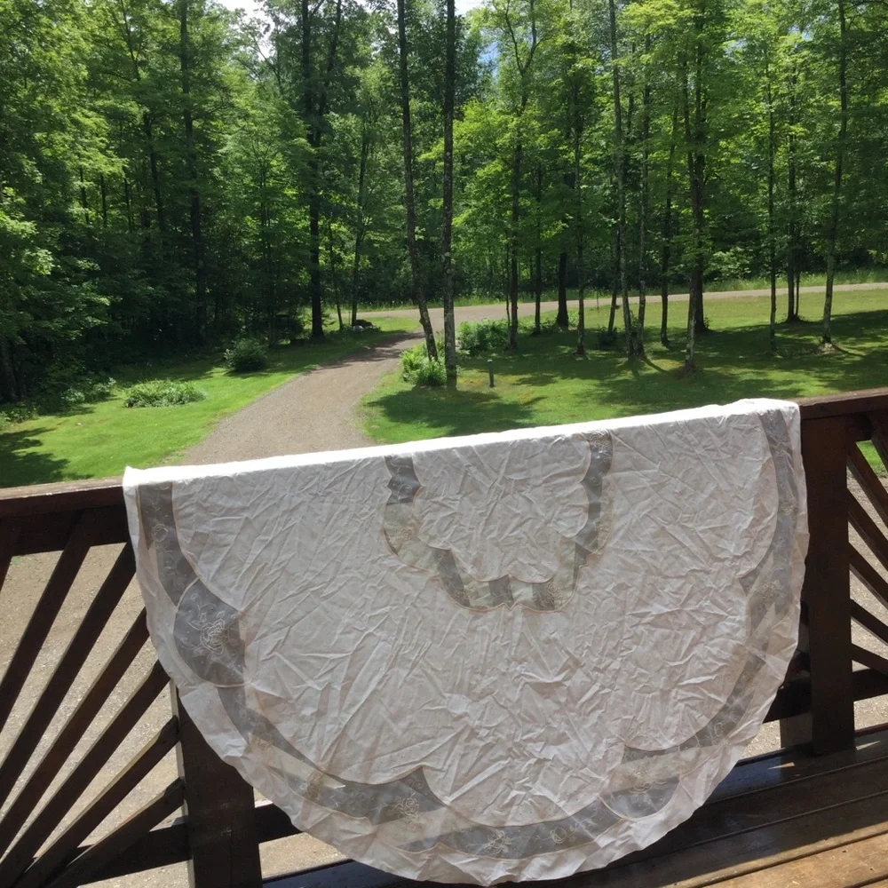 ⚜️ ROUND LINEN ECRU SHEER PANEL EMBROIDERED LACE 68” TABLECLOTH  ⚜️